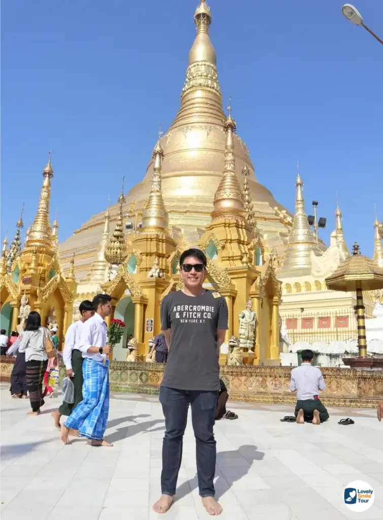 การแต่งกายไปเจดีย์ชเวดากอง ควรใส่เสื้อผ้าที่สุภาพ คลุมไหล่และคลุมเข่า