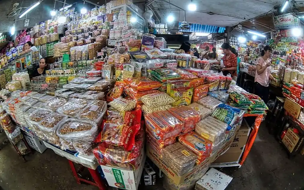 dong ba market shopping