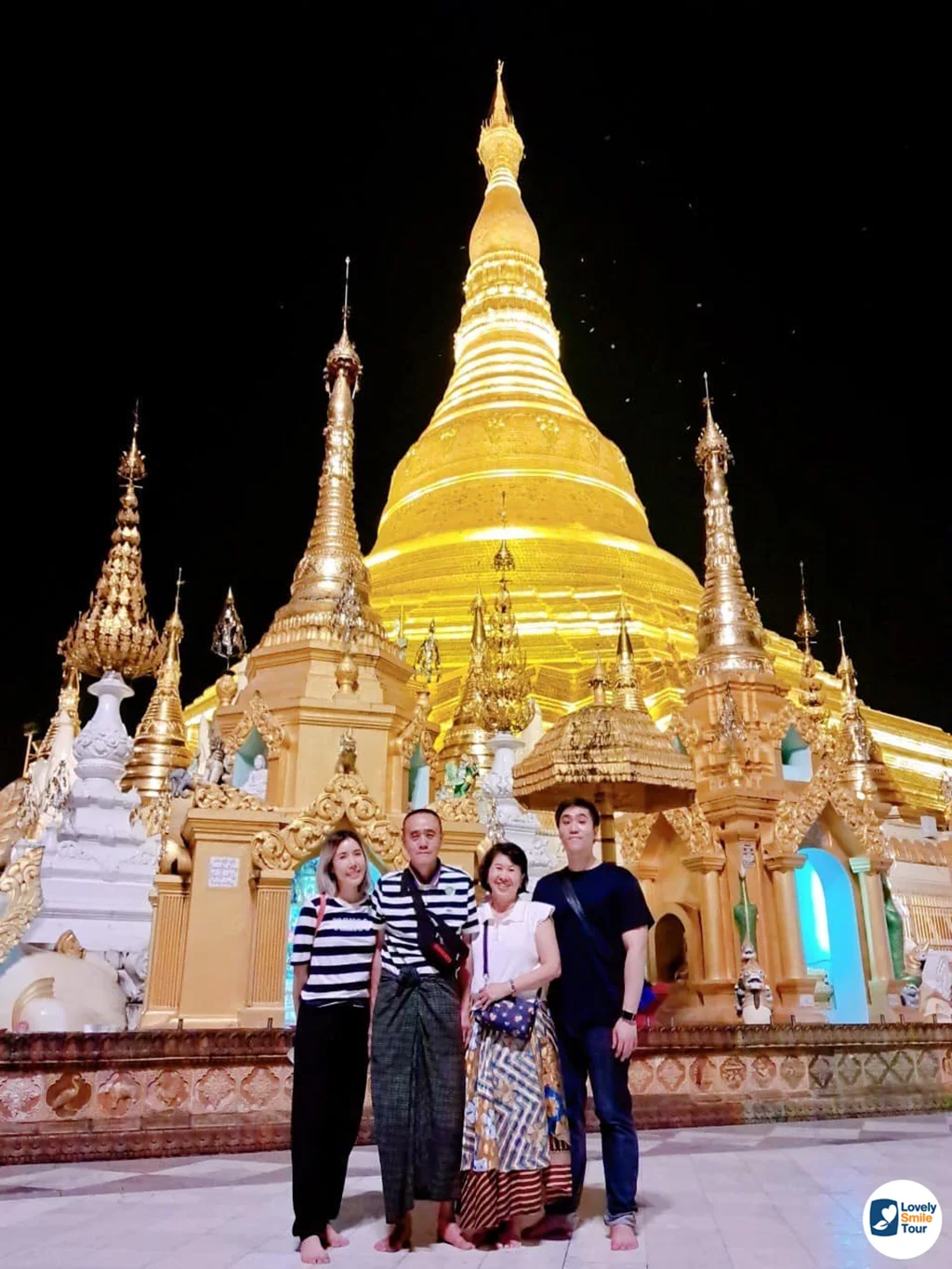 shwedagon pagoda myanmar tour