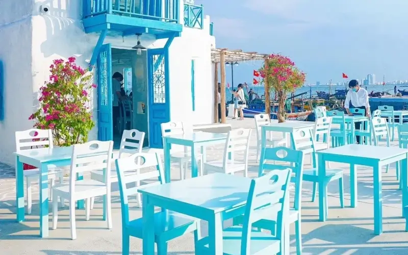 ชมวิวทะเลที่ Son Tra Marina Cafe
