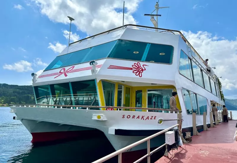 รีวิว ล่องเรือกระจกทะเลสาบอาชิ SORAKAZE ญี่ปุ่น 2 ล่องเรือกระจกทะเลสาบอาชิ SORAKAZE