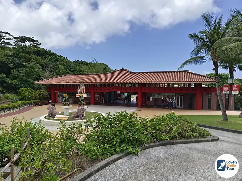 รีวิว Okinawa World โอกินาว่าเวิลด์ อัปเดตล่าสุด 2 บริเวณประตูทางเข้า okinawa world