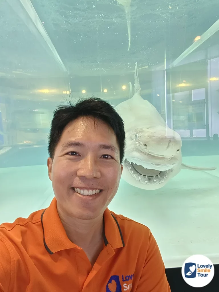 รีวิว Okinawa Churaumi Aquarium พิพิธภัณฑ์สัตว์น้ำโอกินาว่า อัปเดตล่าสุด 17 ปลาฉลามขาวขนาดใหญ่