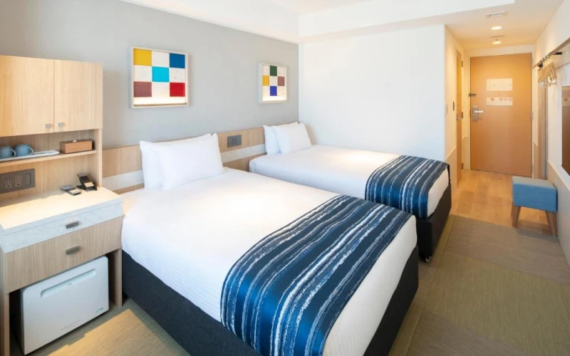 10 ที่พักโอกินาว่า ใกล้สถานีรถไฟ อัปเดตล่าสุด 46 ห้อง Twin Room โรงแรม Okinawa Hinode Hotel