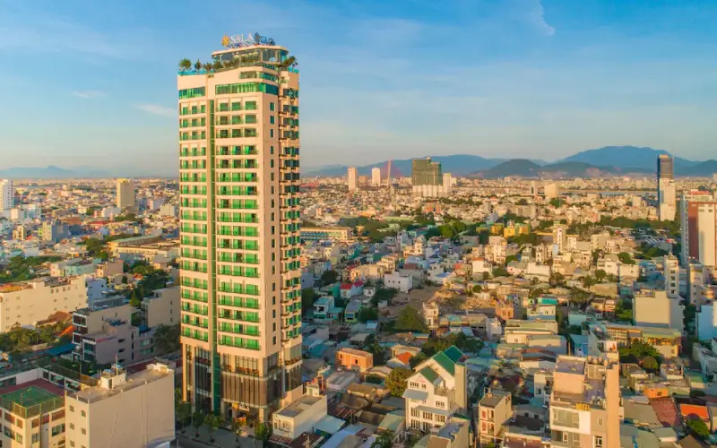 10 ที่พักดานัง ระดับ 4-5 ดาว คุณภาพเยี่ยม อัปเดตล่าสุด 43 ซาลา ดานัง บีช โฮเต็ล (SALA DANANG BEACH HOTEL)