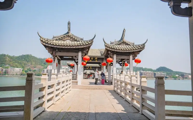 สะพานหินทรายโบราณเซี่ยงจื่อ