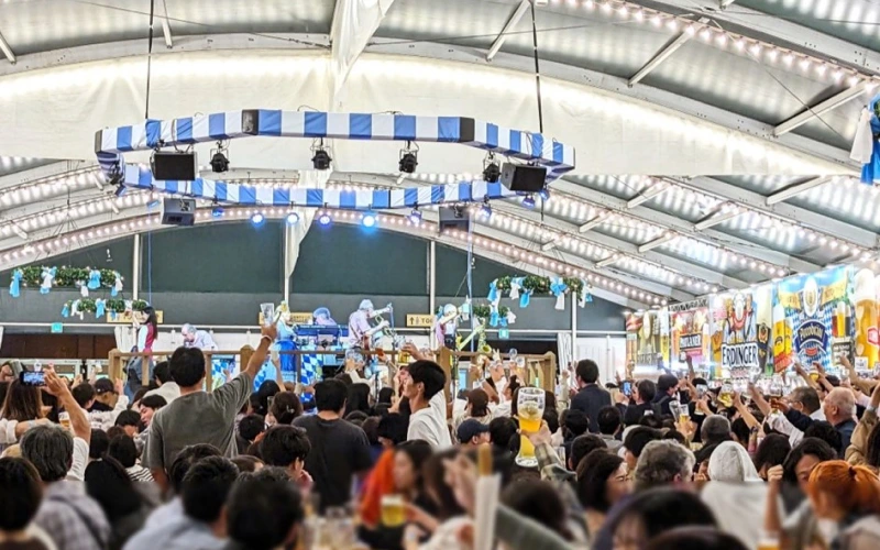 รีวิวโกดังอิฐแดงโยโกฮาม่า Yokohama Red Brick Warehouse 6 บรรยากาศในงาน Yokohama Oktober Fest