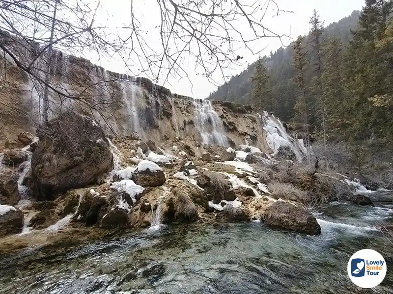 รีวิว จิ่วจ้ายโกว Jiuzhaigou ที่เที่ยวมรดกโลกที่ต้องไปสักครั้ง 9 ทัวร์จีนพาเที่ยวน้ำตกธารไข่มุก จิ่วจ้ายโกว