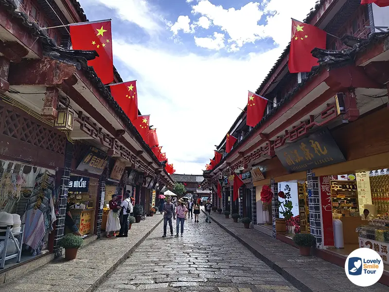 ร้านขายสินค้าพื้นเมืองในเมืองโบราณลี่เจียง