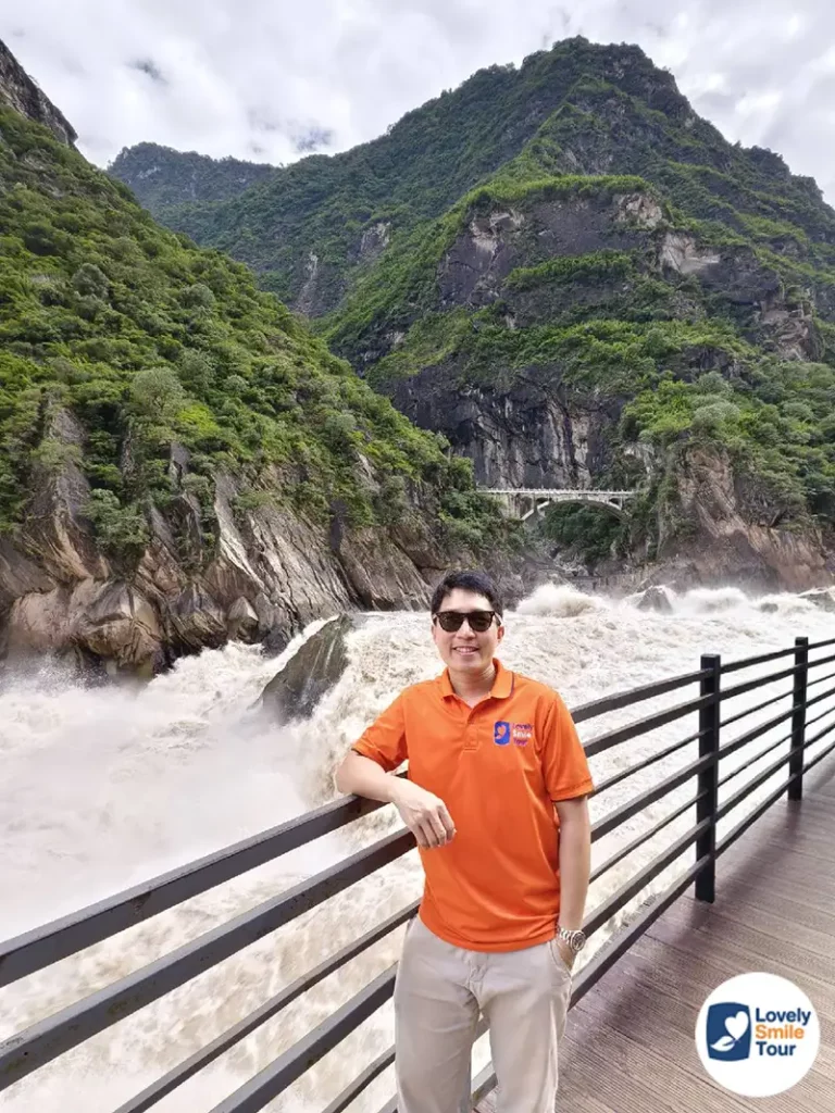 ทัวร์ลี่เจียงพาชมช่องแคบเสือกระโจน Tiger Leaping Gorge