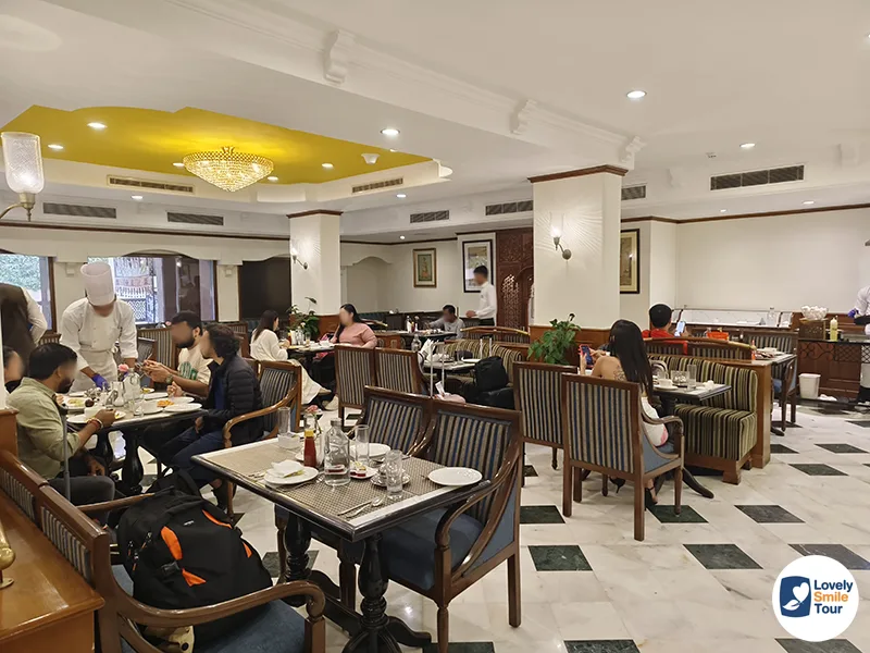ห้องอาหารของโรงแรม Sarovar Portico Jaipur - MI Road