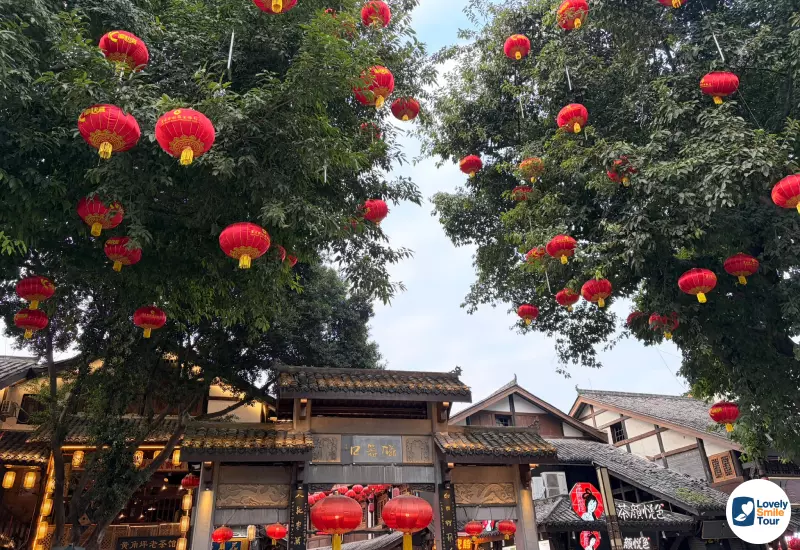 รีวิวทัวร์ฉงชิ่ง อู่หลง ฝูหลิง ต้าจู๋ 6 วัน 4 คืน 73 ทางเข้าเมืองโบราณฉือชี่โข่ว