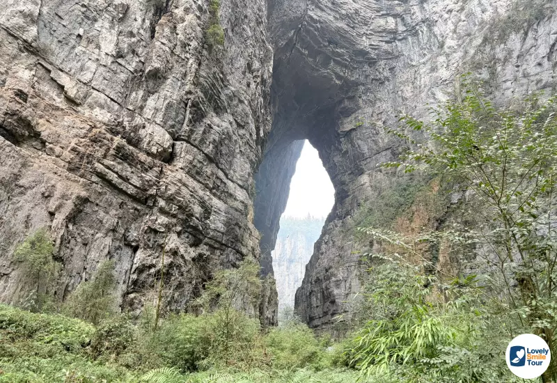 รีวิวทัวร์ฉงชิ่ง อู่หลง ฝูหลิง ต้าจู๋ 6 วัน 4 คืน 32 หลุมเขาลักษณะเหมือนดาบ