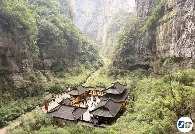รีวิวทัวร์ฉงชิ่ง อู่หลง ฝูหลิง ต้าจู๋ 6 วัน 4 คืน 28 โรงเตี๊ยมมุมสูง