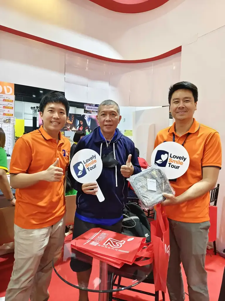 รีวิวลูกค้า lovely smile tour มาจองทัวร์ที่บูธสิริกิติ์