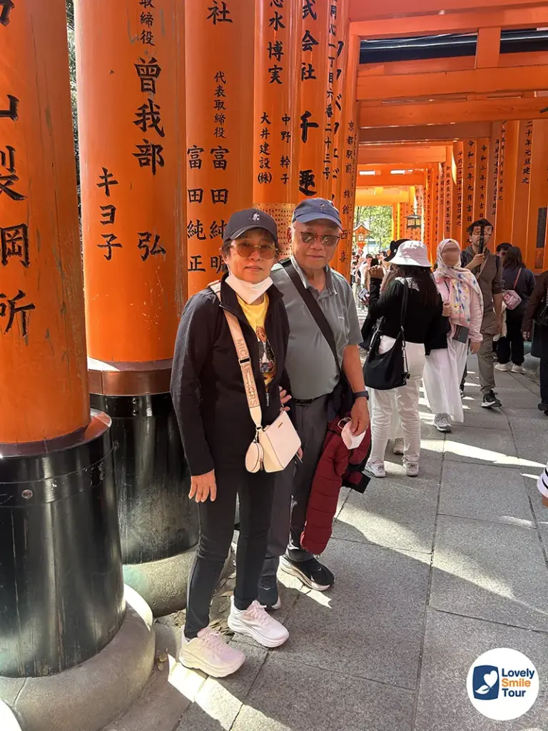 เที่ยวทัวร์ญี่ปุ่น ศาลเจ้าฟูจิมิอินาริ เกียวโต กับเลิฟลี่ สไมล์ ทัวร์