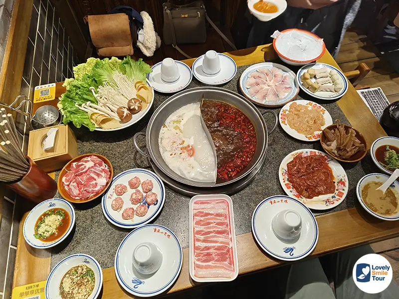 บุฟเฟ่ต์หม่าล่าหม้อไฟที่หงหยาต้ง