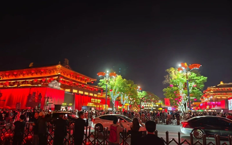 10 ที่เที่ยวซีอาน อัปเดต 2569 เที่ยวฟินกับทัวร์จีน 4 บรรยากาศแสงสีเสียงยามค่ำคืนที่เมืองสวรรค์ต้าถัง ที่เที่ยวซีอานสุดอลังการ
