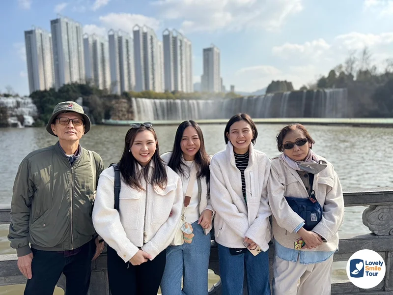 5 ทริคเลือก ทัวร์จีนบริษัทไหนดี เที่ยวฟิน ไกด์ดูแลเป๊ะ 4 ทัวร์จีนบริษัทไหนดี ดูได้จากรีวิวความประทับใจของลูกค้านั่นเอง