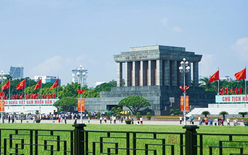 อัปเดต 10 ที่เที่ยวฮานอย 2026 เมืองหลวงเวียดนามที่คุณต้องไป 5 สุสานโฮจิมินห์ ที่เที่ยวฮานอยสำคัญทางประวัติศาสตร์ สถานที่เก็บร่างประธานาธิบดีโฮจิมินห์