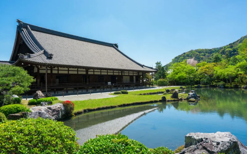 5 เหตุผลที่ต้องไป ป่าไผ่อาราชิยามะ จุดหมายที่ห้ามพลาด 3 tenryu ji temple kyoto tour